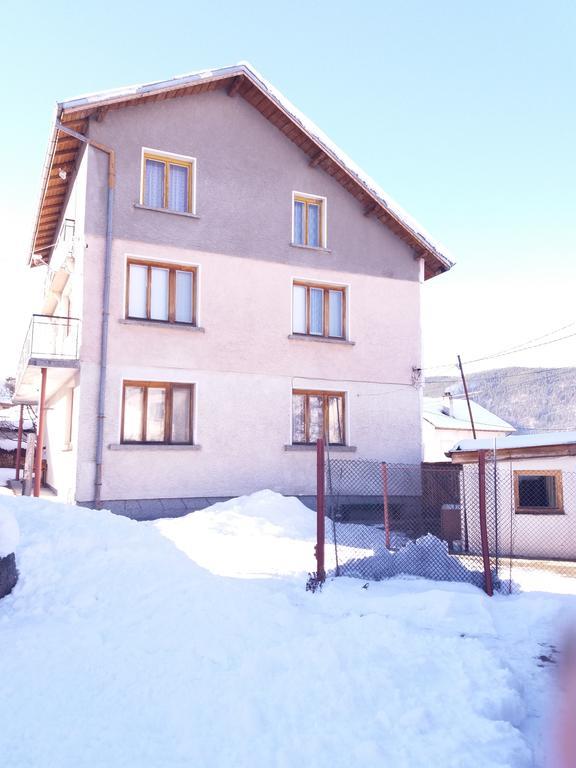 Guest House Ahp Mala Tsŭrkva Dış mekan fotoğraf